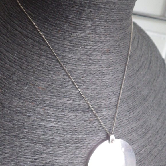 STERLING SILVER DISC PENDANT & CHAIN signed - Picture 2 of 5